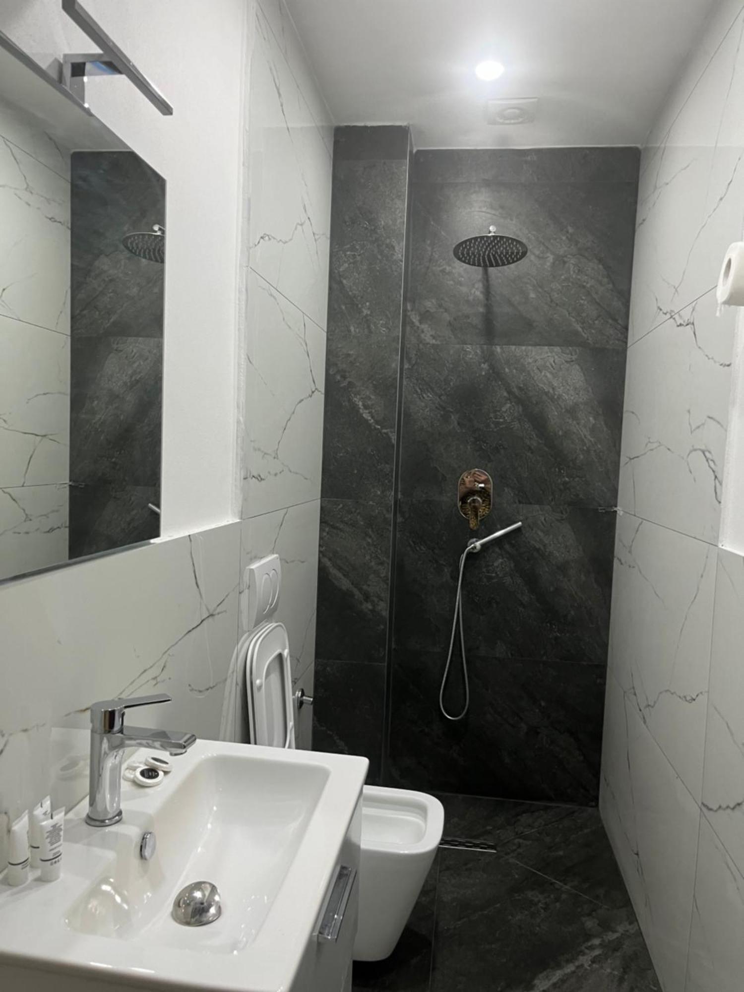 Hotel Luli City Center Durres Exterior photo